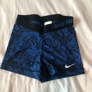 Nike pro dry fit workout gym shorts snake skin